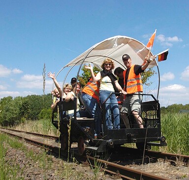 Fahrradrdraisine auf der Strecke Zossen-Jüterbog, Foto: Foto: ERLEBNISBAHN