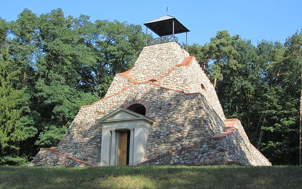 Pyramide Garzau, Foto: Sandra Ziesig , Lizenz: Seenland Oder-Spree