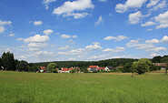 Blick auf das Dorf Neuehütten, Foto: Bansen-Wittig