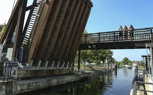 Adler meets Zander bike tour lock, Foto: Beate Waetzel, Lizenz: Seenland Oder-Spree