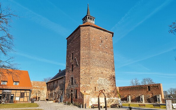 Bergfried und Innenhof, Foto: Burg Beeskow, Lizenz: Burg Beeskow
