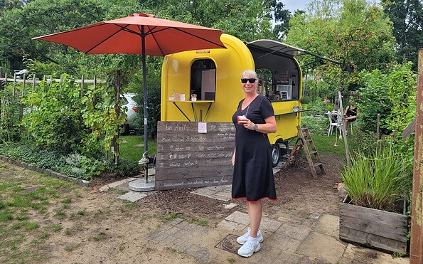 Zufriedene Kundin mit Granita - Bei Anita, Foto: Norman Siehl, Lizenz: Tourismusverband Dahme-Seenland