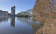 Aussicht auf große Eiswerderbruecke und das Spandauer Festland, Foto: Rita Frank, Lizenz: terra press GmbH