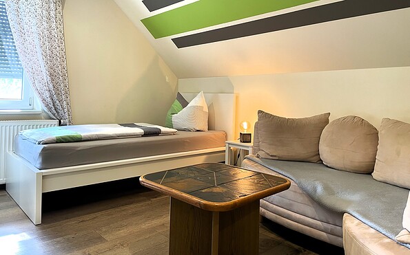 Mehrbettzimmer (3 Personen), Foto: Ulrike Haselbauer, Lizenz: Tourismusverband Lausitzer Seenland e.V.