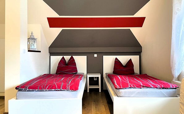 Zimmer mit getrennt stehenden Betten, Foto: Ulrike Haselbauer, Lizenz: Tourismusverband Lausitzer Seenland e.V.