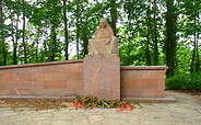 Trauernde Mutter von Walther Preik, Foto: Waren (Müritz)-Information