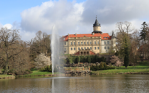 Am Schloss Wiesenburg startet die Wanderung, Foto: Bansen-Wittig