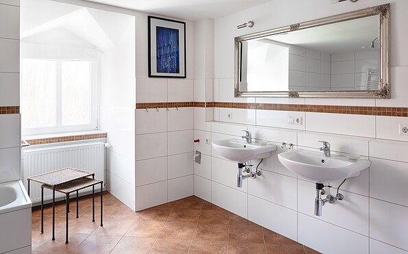 Haus Lichtenhain, Wohnung Gartenblick, Bad, Foto: Daisy Gräfin von Arnim, Lizenz: Daisy Gräfin von Arnim