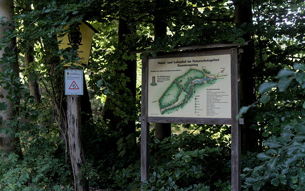 Hinweistafel zum Naturlehrpfad, Foto: Jannika Olesch, Lizenz: Brandenburgische Seenplatte GmbH