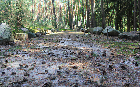 Findlingsgarten am Briesener Bach, Foto: Bansen-Wittig