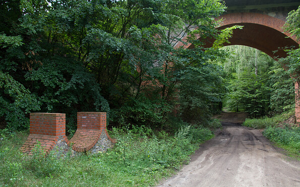 Kunstwerk "Ruhende Brücke" am Internationalen Kunstwanderweg, Foto: Bansen-Wittig