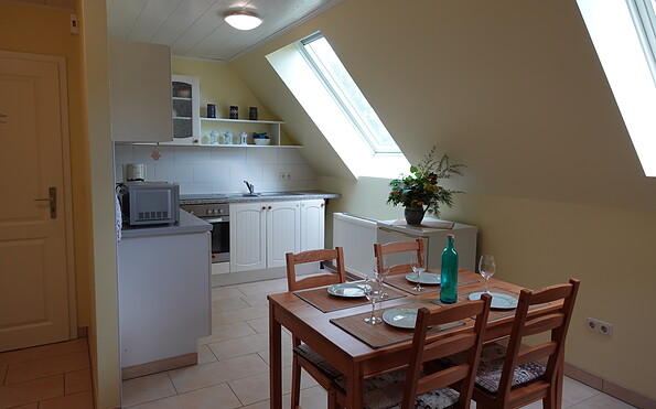 Apartment "Large Nest", dining area and kitchen, Foto: Kena Hüsers, Lizenz: Kena Hüsers