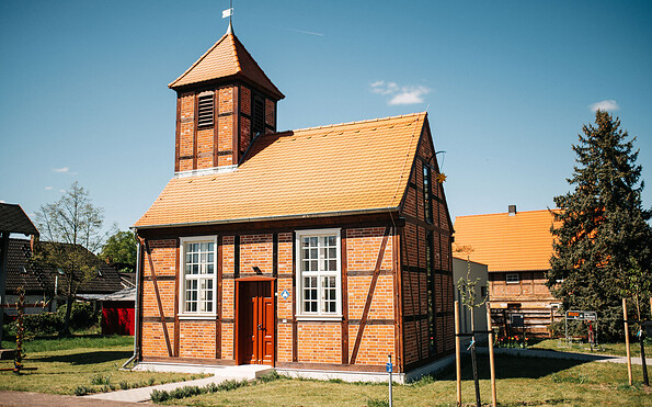 Kleine Kapelle am Weg, Foto: Steven Ritzer, Lizenz: Tourismusverband Havelland e.V.
