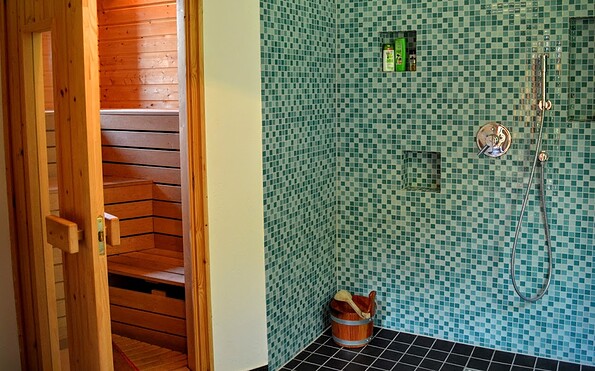 Sauna and shower, Foto: Christine Jahn-Klieme