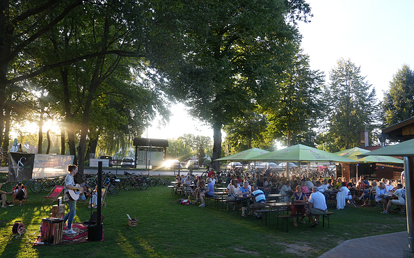 Grill &amp; Chill im Biergarten, Foto: Melissa Langnickel, Lizenz: Bootshaus am Leineweber