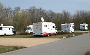 Wohnmobilstellplatz Buchwalde, Foto: Dana Hüttner, Lizenz: Zweckverband Lausitzer Seenland Brandenburg
