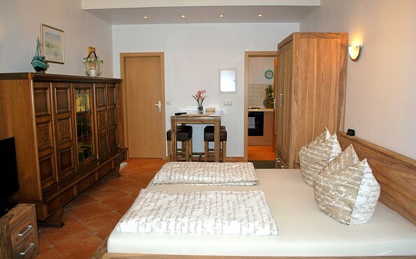 Wohn-Schlafbereich, Foto: Frankes Ferienhäuschen am Scharmützelsee