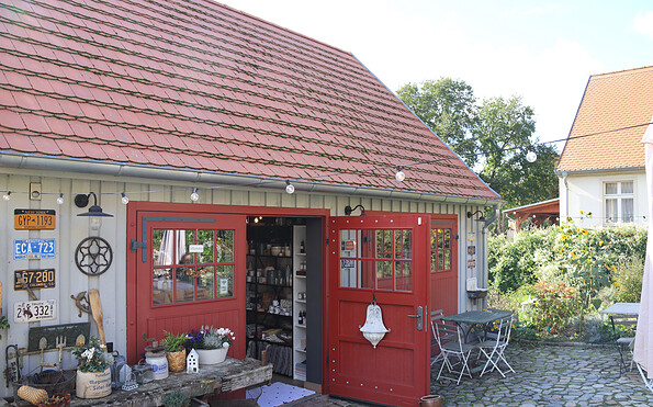 Eingang in Butik und Café, Foto: Bansen-Wittig