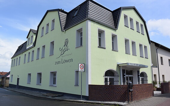 Außenansicht "Hotel zum Löwen", Foto: Touristinformation Senftenberg, Lizenz: Touristinformation Senftenberg