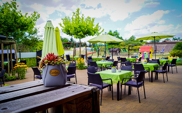 Restaurant with terrace, Foto: Juliane Kummerow, Lizenz: Ferienpark Templin GmbH &amp; Co. KG