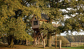 Baumhaus Hexenhaus, Foto: Lisa Wurth, Lizenz: Baumhaushotel Uckermark