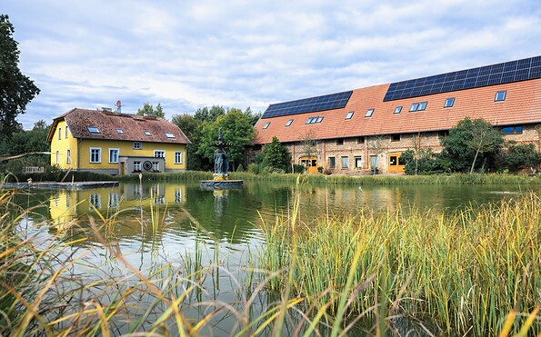 Manor house and old school building, Gut Gollin, Foto: Alexander Tempel, Lizenz: alexander-tempel.de