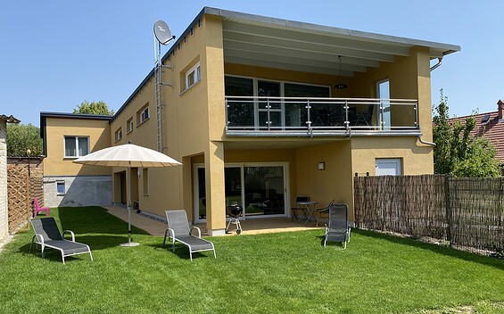 Gelbes Haus am See, Foto: Marion Weber, Lizenz: Marion Weber