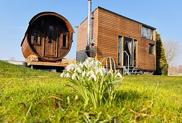 Tinyhouse mit Fasssauna, Foto: P. Grundmann, Lizenz: P. Grundmann