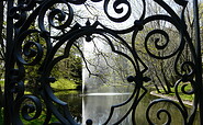 Schwanenbrücke - swan bridge at Lennépark in Frankfurt (Oder), Foto: Peter Gudlowski
