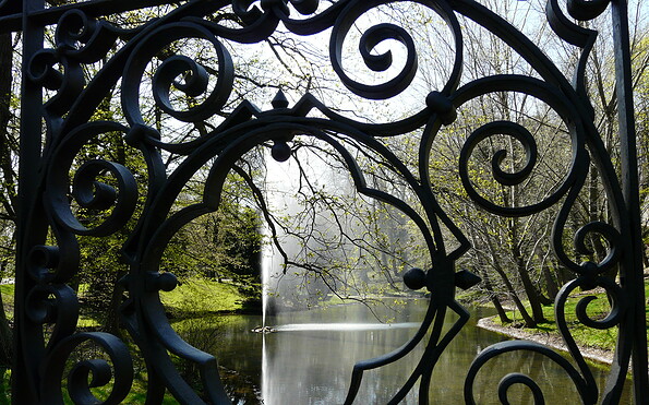 Schwanenbrücke - swan bridge at Lennépark in Frankfurt (Oder), Foto: Peter Gudlowski