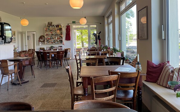 Innenraum KaffeeKonsum in Wolletz, Foto: Madlen Kienitz, Lizenz: Tourismusverein Angermünde e. V.