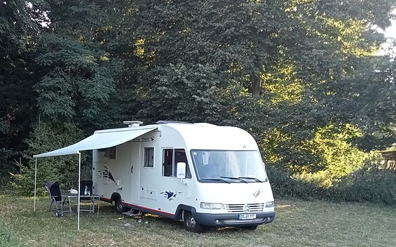 Onkel TOM's Laden caravin parking space, Foto: Daniela Müller-Scharbert, Lizenz: Daniela Müller-Scharbert