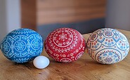 Bunte Eier in Wachsbossier- und Wachsbatiktechnik in der Ostereierwerkstatt, Foto: Christina Kasper, Lizenz: Christina Kasper