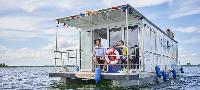 From Rechlin to Zehdenick with a houseboat
