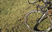 Räder auf der Wiese bei FamilyandBike, Foto: E. Grieger, Lizenz: E. Grieger