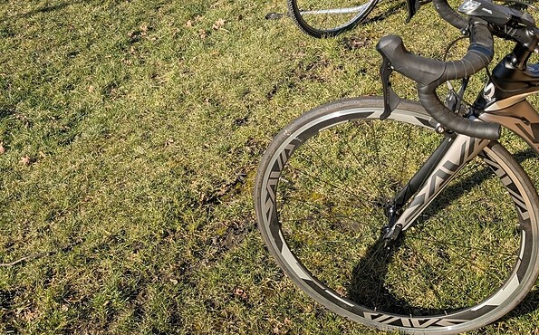 Räder auf der Wiese bei FamilyandBike, Foto: E. Grieger, Lizenz: E. Grieger