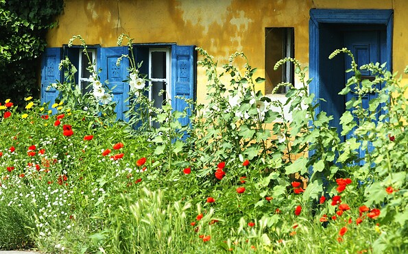 Denkmalgeschütztes Gebäude, Straßenansicht, Foto: U. Schünemann,, Lizenz: Handweavery Geltow