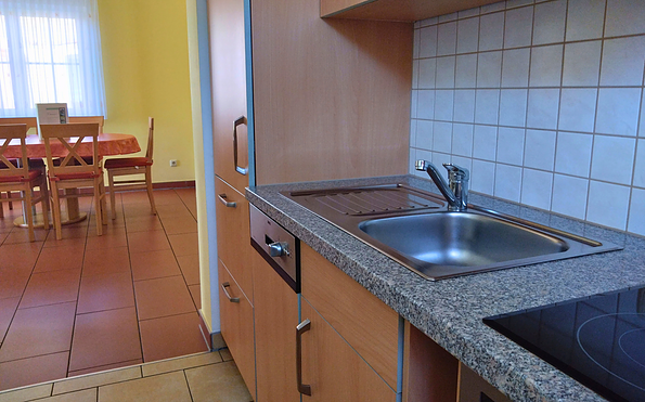 Küche in der Ferienwohnung Storch, Foto: Silke Gummelt, Lizenz: Ferien- und Erlebnishof Landidyll