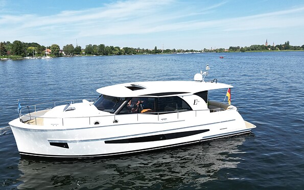 Boarncruiser 1280 "Jana", Foto:  Yachtcharter Werder