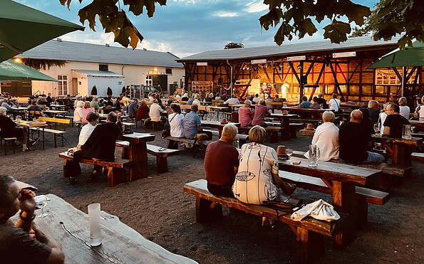Biergarten , Foto: Jann Barkemeyer, Lizenz: Vielfruchthof Domstiftsgut Mötzow