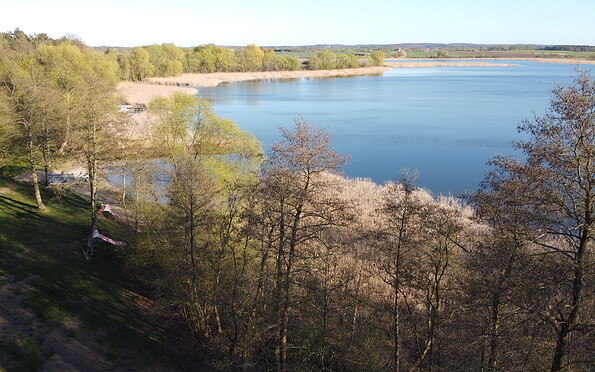 Liegewiese mit Strand - SFKK Herzsprung, Foto: 928_1_cc-0_, Lizenz: SPORT UND FKK VEREIN HERZSPRUNG E.V.