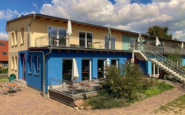 Ferienwohnungen Außenansicht, Foto: Veronika Lang, Lizenz: Hans-Martin Meyerhoff