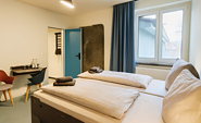 Doppelzimmer Kulturhaus Locktow, Foto: Angelika Janke, Lizenz: Tourismusverband Fläming e.V.