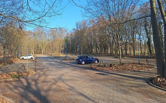 Parkplatz am Knappensee, Foto: Zweckverband Lausitzer Seenland Sachsen, Lizenz: Zweckverband Lausitzer Seenland Sachsen
