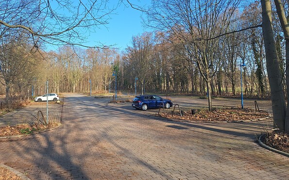 Parkplatz am Knappensee, Foto: Zweckverband Lausitzer Seenland Sachsen, Lizenz: Zweckverband Lausitzer Seenland Sachsen