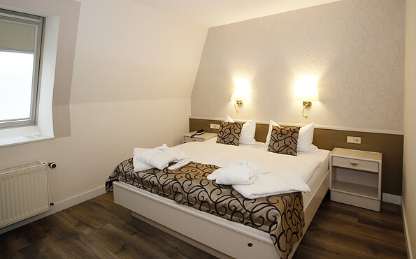 Geschmackvoll eingerichtetes Doppelzimmer, Foto: Gerald Bornschein, Lizenz: Gerald Bornschein