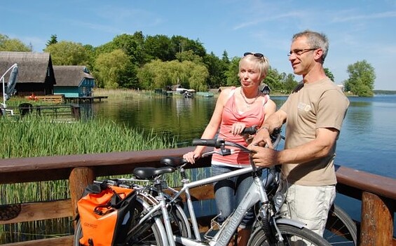 Radler-am-See © radreisen-mecklenburg, Foto: R. Tetmeyer, Lizenz: R. Tetmeyer|radreisen-mecklenburg