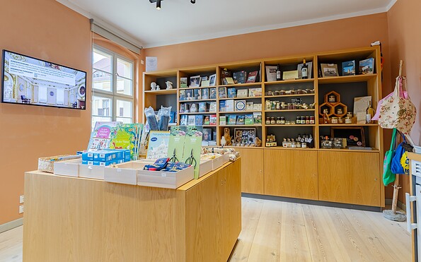 The integrated shop offers great souvenirs and regional gifts, Foto: Martin Karnbach, Lizenz: Gemeinde Schwielowsee