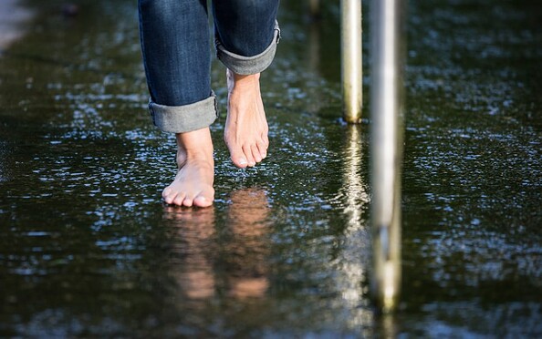 Wasserschräge - Barfusspark, Foto: Karsten-Eichhorn, Lizenz: Der Barfußpark Beelitz-Heilstätten