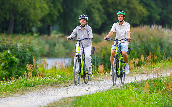 Radler an der Schwarzen Elster, Foto: LKEE_Andreas Franke, Lizenz: LKEE_Andreas Franke